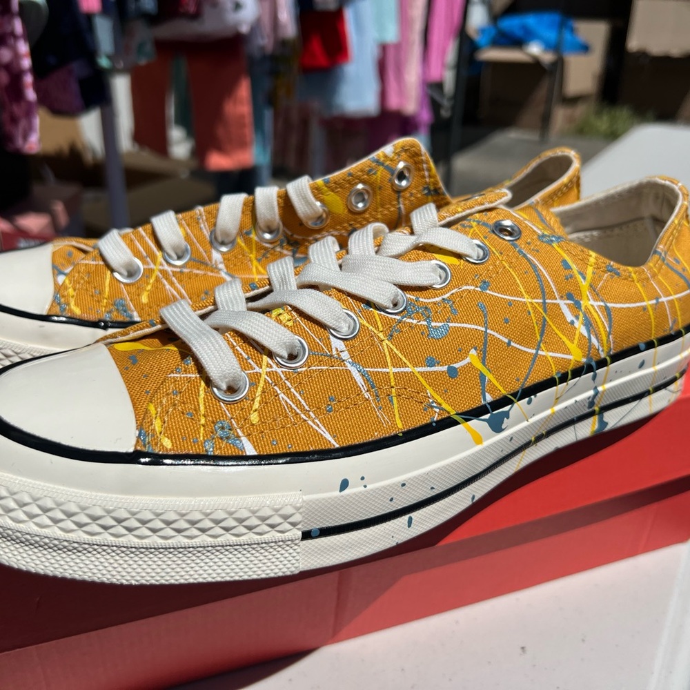 Converse Chuck 70 Low Gold Sunflower Paint Splatter Sneakers Men’s 9, woman’s 11 - Picture 4 of 7